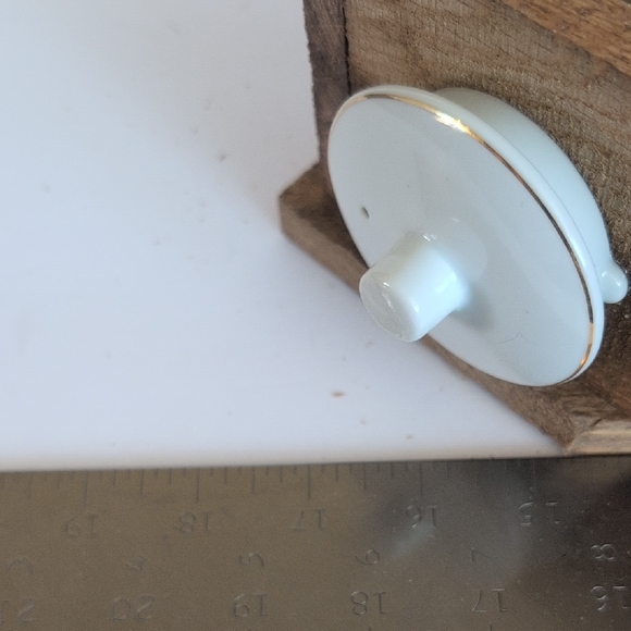 Rustic Wooden Handcrafted Bird Feeder Roses Are Red - Picture 7 of 12